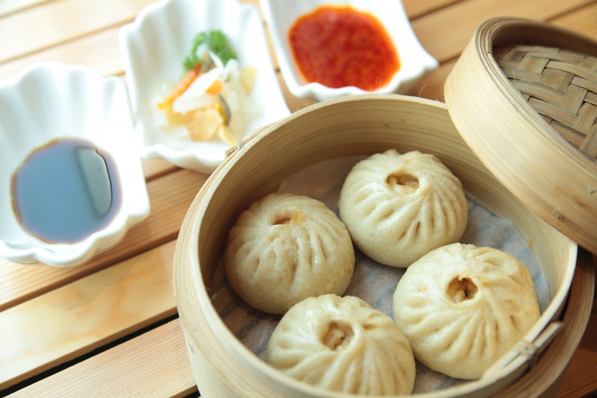 A photo of some baozi.